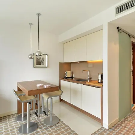 Marine Prywatny Apartament Studio Basen Jacuzzi דירה קולובז'ג